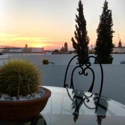 Hotel Suites Sofia (Avenida 5 de mayo 88 Colonia Centro 76000 Querétaro)