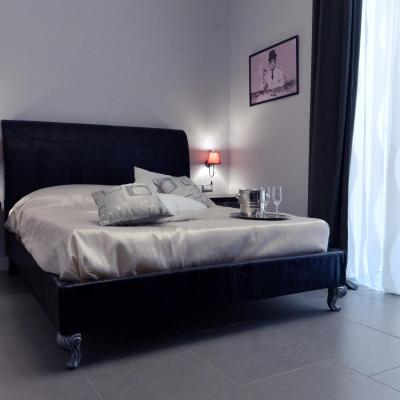 Chiaia Roof (Via Chiaia 197, 1°piano, scala A, interno 2 80132 Naples)