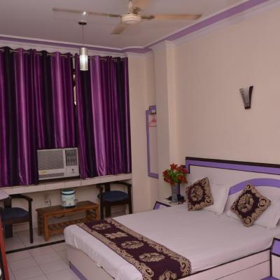 Hotel Yatri International (8120/8187/6, Arakashan Road, Pahar Ganj, Arakashan Road, Arya Nagar, Sadar Bazaar 110056 New Delhi)