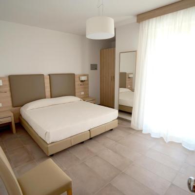 Rooms Angedras (Via Luigi Einaudi, 25 07041 Alghero)