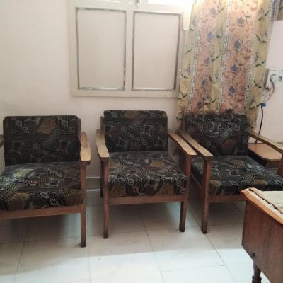 Srinivasa Lodge (3-3-13/1, Kachiguda X Road, Kachiguda, Hyderabad, Telangana 500027 500027 Hyderabad)