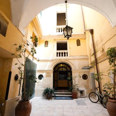 Azzurretta Guest House (Via A.Vignes 2B 73100 Lecce)