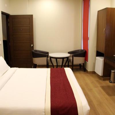 Hotel Dasaprakash (18/163A/6,Shamshabad Road,Bibhav Nagar 282001 Agra)