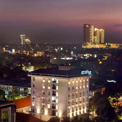 Amaris Hotel Darmo Surabaya (Jl. Taman Bintoro No 3-5 60264 Surabaya)