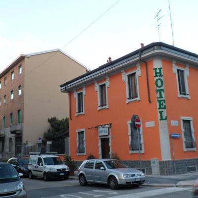 Hotel La Caravella (Via Camillo Hajech 18 20129 Milan)