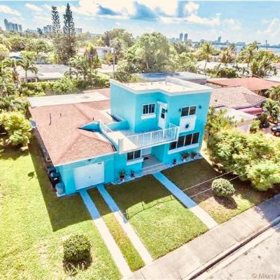 Blue House Miami (7533 Bounty Avenue FL 33141 Miami Beach)