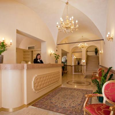 Hotel Cavour (Via Goito 4 40126 Bologne)