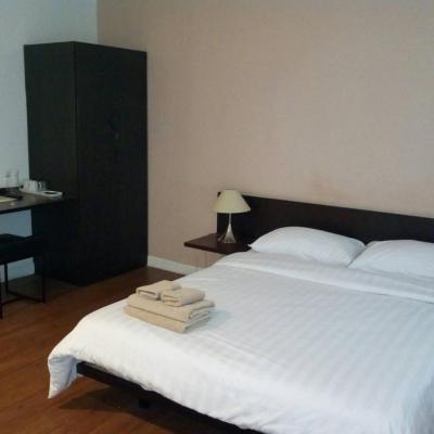 G9bangkok (1032/26-27 phaholyothin 18/1 Chatuchak 10230 Bangkok)