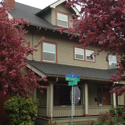 Portland International Guesthouse (2185 Northwest Flanders Street OR 97210 Portland)