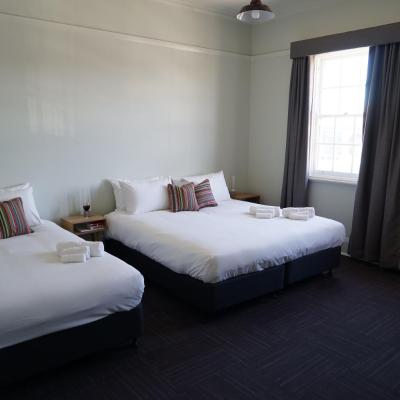 Rosehill Hotel (91 Parramatta Road 2142 Sydney)