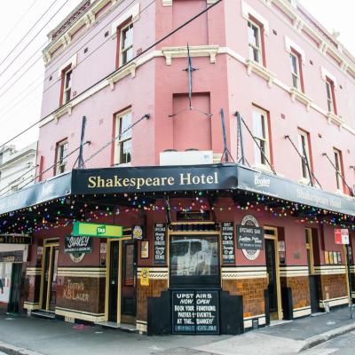 Shakespeare Hotel (200 Devonshire st 2010 Sydney)