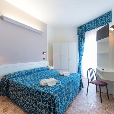 Hotel 2000 (Via Lecce, 2 47924 Rimini)