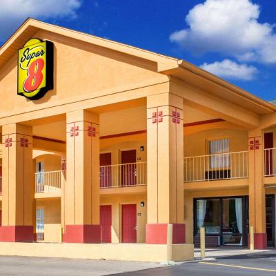 Photo Super 8 by Wyndham Nashville West