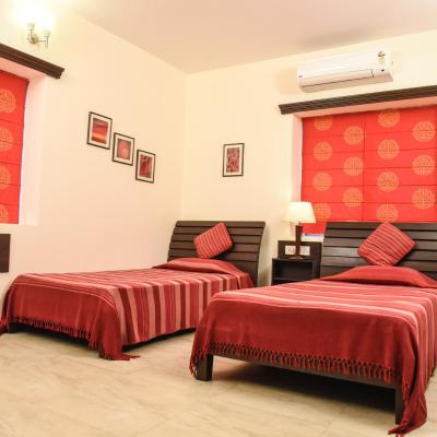 Red Arrow Residency (238B, Acharya Jagadish Chandra Bose Road 700020 Kolkata)
