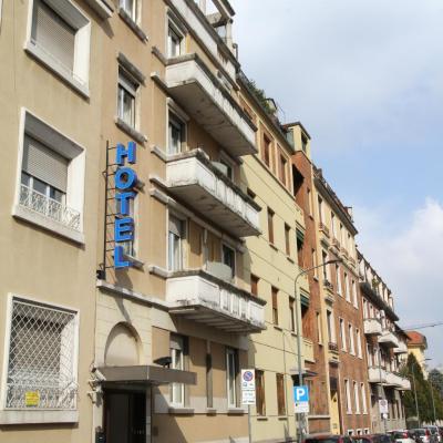 Hotel Corallo (Via Cesena 20 20155 Milan)