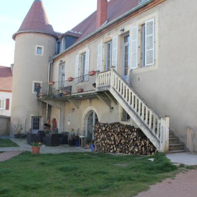 Château Besson (89 rue Joseph Besson (Désertines) 03630 Montluçon)