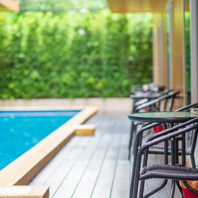 Resort V - MRT Huai Khwang (405/1, 405/2 Soi Inthamara 47 10310 Bangkok)