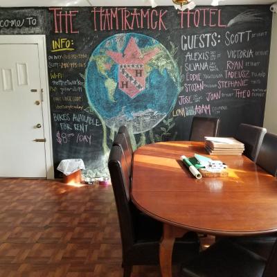 Hamtramck Hostel (2699 Holmes Street MI 48212 Détroit)