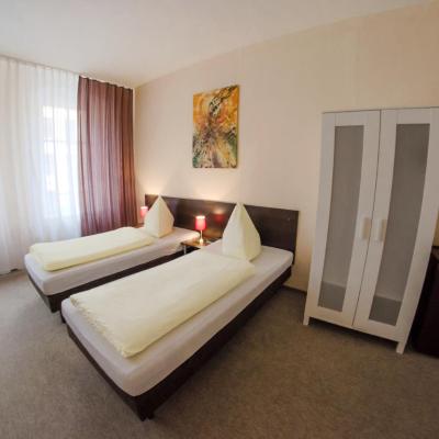 Hotel-Pension Victoria (Kaskelstr. 50 10317 Berlin)