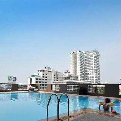 Royal Lanna Hotel (119 Loikroh Road, T.Changklan, A.Muang, Night Bazaar Road 50100 Chiang Mai)