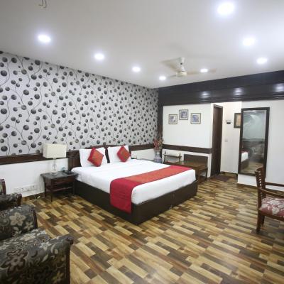 Hotel Amar Inn- Lajpat Nagar Central Market (K-102, Lajpat Nagar-II, Near Union Bank 110024 New Delhi)