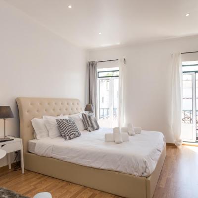 World Travelers ( Rua Poço dos Negros, n.70, 4ºandar 1200-109 Lisbonne)