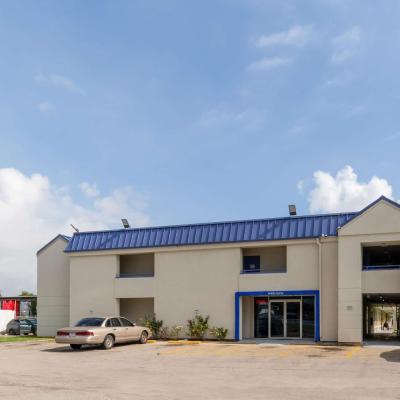 Motel 6-Houston, TX - East (10155 East Fwy TX 77029 Houston)
