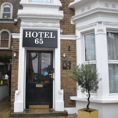 Hotel 65 (65 Shepherds Bush Road, Hammersmith W6 7LS Londres)