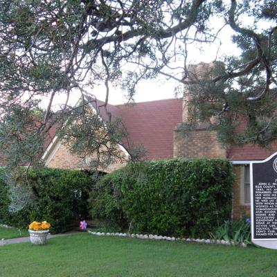Alla's Historical Bed and Breakfast, Spa and Cabana (415 Hustead Street TX 75116 Dallas)