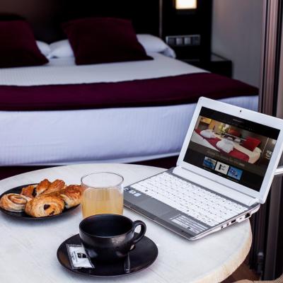 Clement Barajas (Avenida General, 43 28042 Madrid)