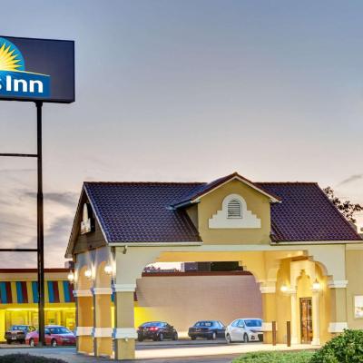 Days Inn by Wyndham Louisville Airport Fair and Expo Center (2905 Fern Valley Road KY 40213 Louisville)