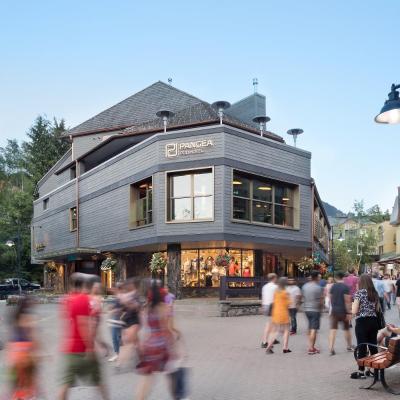 Pangea Pod Hotel (4333 Sunrise Alley V8E 1M7 Whistler)