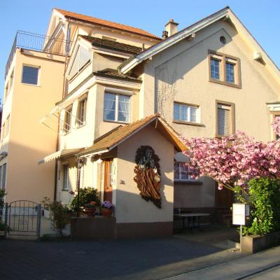 Niros Bed & Breakfast (Rheinparkstrasse 24, Birsfelden 4127 Bâle)