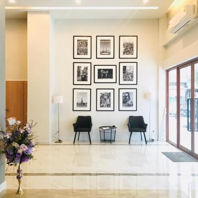 Metro hotel (326/20-22 Thanon Rama 4,  Mahaputtaram, Bangrak 10500 Bangkok)