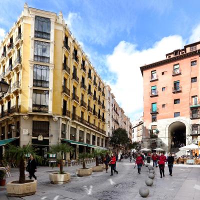 Hostal Macarena (Cava de San Miguel, 8  28005 Madrid)