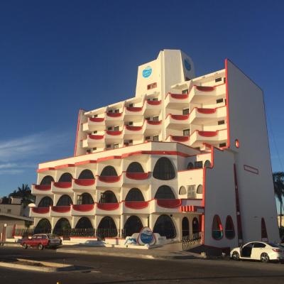 Hotel Essen's (Avenida del Mar 900 Colonia Flamingos  82419 Mazatlán)