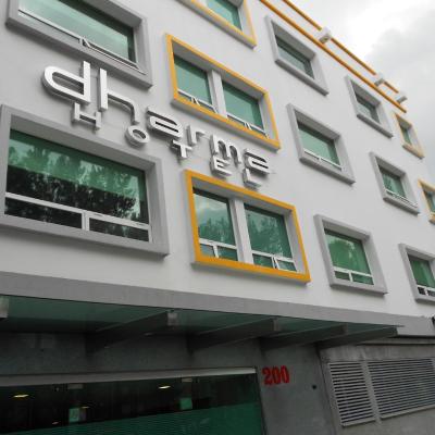 Hotel Dharma (Eje Vial 1 Norte (Mosqueta) 200   Colonia Buenavista 06350 Mexico)
