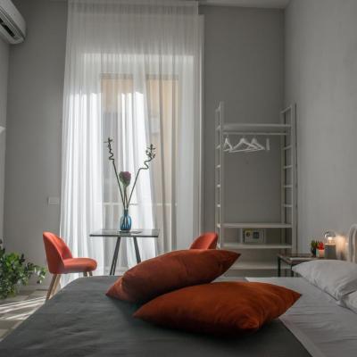 Medusa Chiaia 164 (164 Via Chiaia 164, 5 piano 80121 Naples)