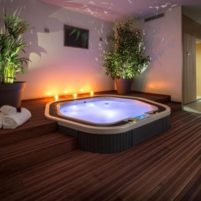 Hôtel Le Rive Droite & SPA (22 Avenue Peyramale 65100 Lourdes)