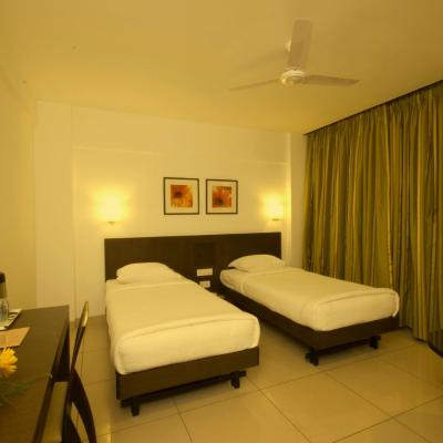 Shantai Hotel (Off. Moledina Road, 10/3, Rasta Peth 411011 Pune)