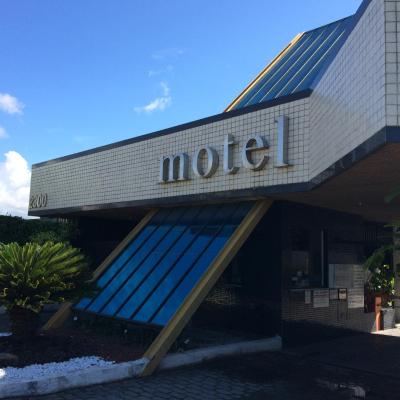 Motel Decameron (Adults Only) (2300 Avenida Professor Pinto de Aguiar 41740-090 Salvador)