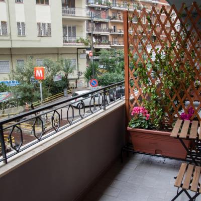 B&B Cuor Di Rione (41 Via Pasquale del Torto 80131 Naples)