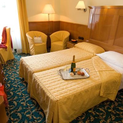 Hotel Cinque Giornate (Piazza Cinque Giornate 6 20129 Milan)