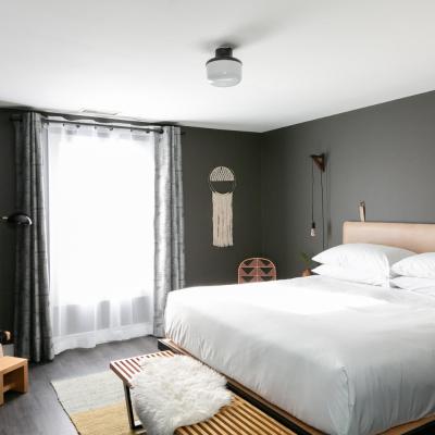 Bode Nashville (401 President Ronald Reagan Way TN 37201 Nashville)