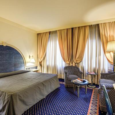 Hotel Auriga (Via G. B. Pirelli 7 20124 Milan)