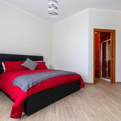 Napoli d'Amare B&B (Largo Sermoneta 10 80122 Naples)