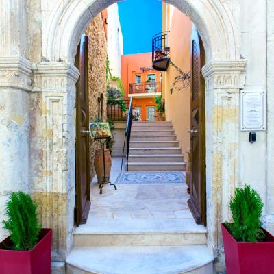 Casa Moazzo Suites and Apartments (57 Tompazi Street 741 00 Réthymnon)