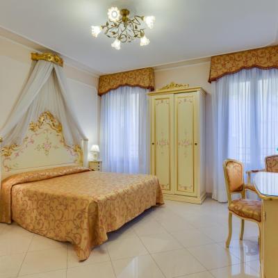 Hotel At Leonard (Cannaregio 4606A (check in takes places in Cannaregio 4366 - Hotel Bernardi Semenzato) 30131 Venise)