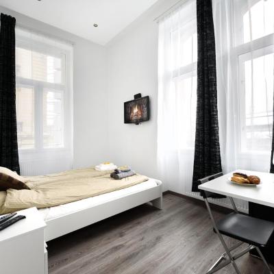 Annabelle Downtown Apartments (4 Nyugati tér 2nd floor 21. door 1132 Budapest)