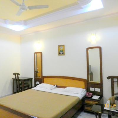 Hotel Tara Palace, Chandni Chowk (419 OLD CYCLE MARKET , ESPLANADE ROAD 110006 New Delhi)